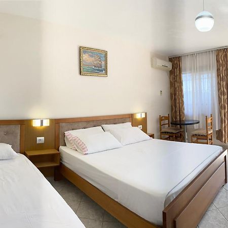 Vila Yasmin 38 Sarandë Eksteriør bilde